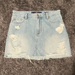 Hollister Light-wash Denim Skirt Size 5 W27